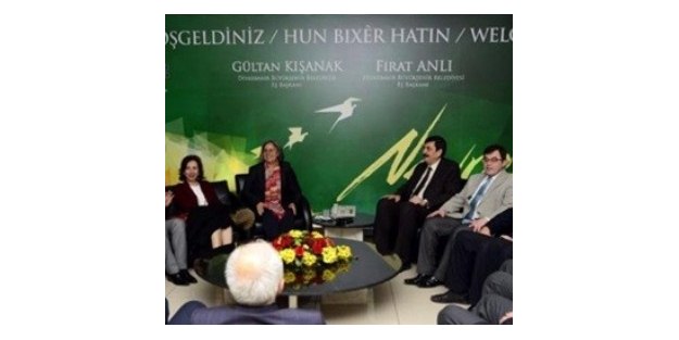 Sır görüşmeden önce dikkat çeken detay!