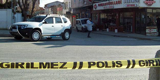 Sır olay: 2 kardeşini çatışmada kaybeden ağabey evinde intihar etti