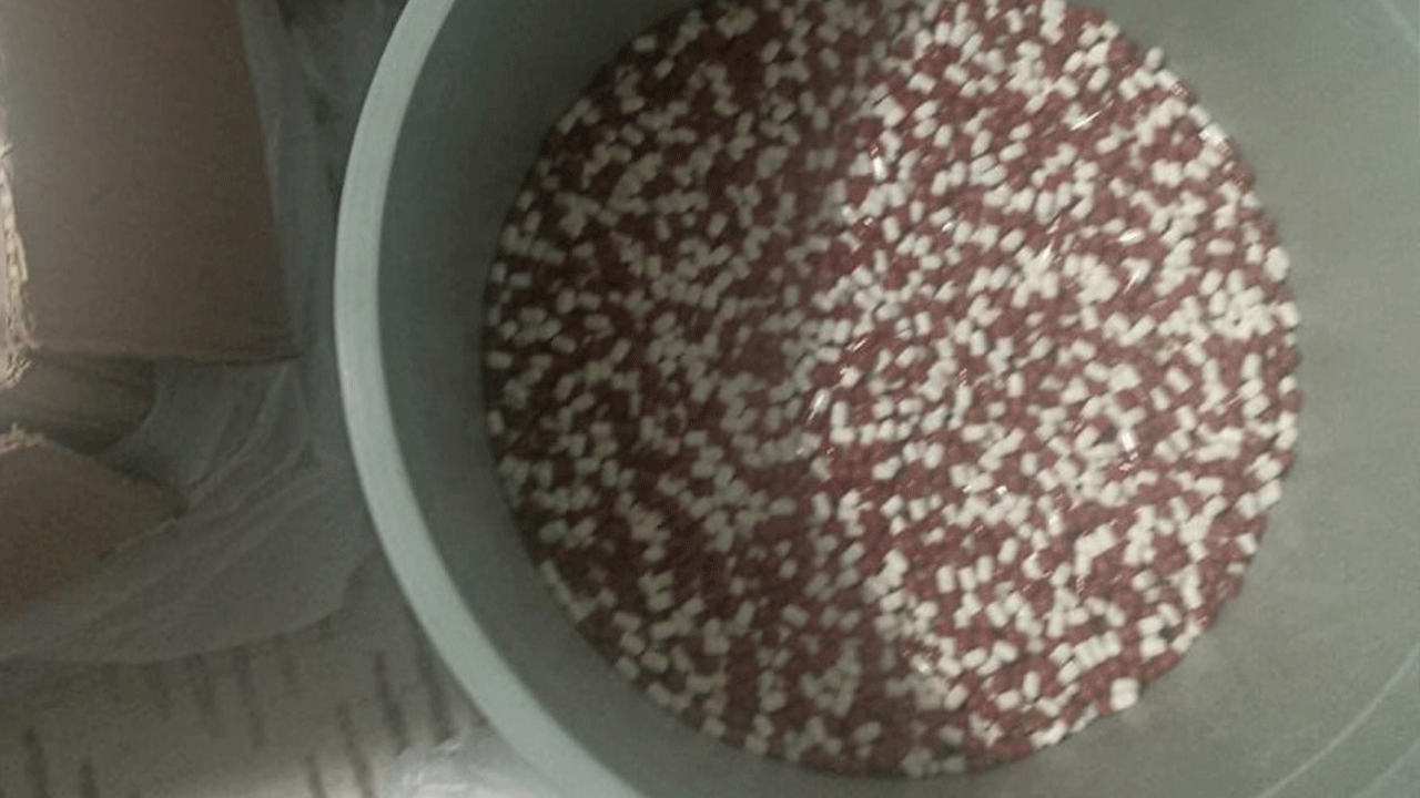 Sır perdesi çöpte aralandı! İzmirli torbacıya operasyon yapıldı