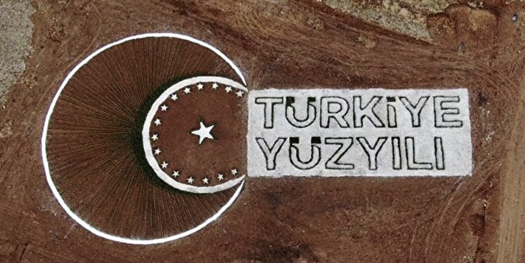 Sıra dışı bir çalışma! Bu yazı bakın neyle yazıldı