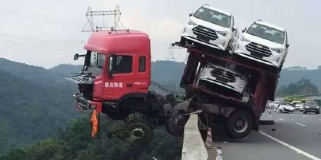 Sıra dışı trafik kazaları