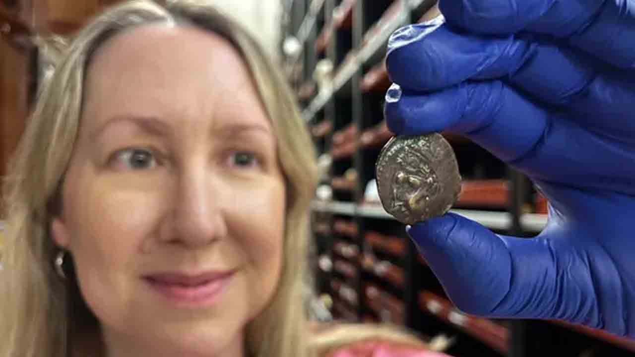 Sıradan bozuk para değilmiş: Otobüsten çıkan sikke 2 bin yıllık