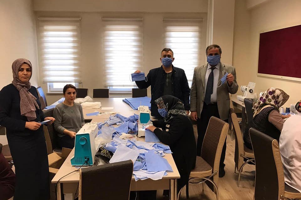 Şiran’da maske üretimi başladı 