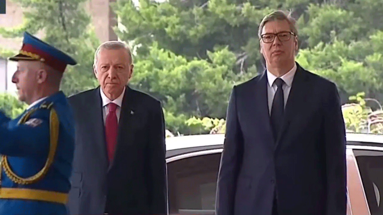 Vucic, Erdoğan'ı resmi törenle karşıladı