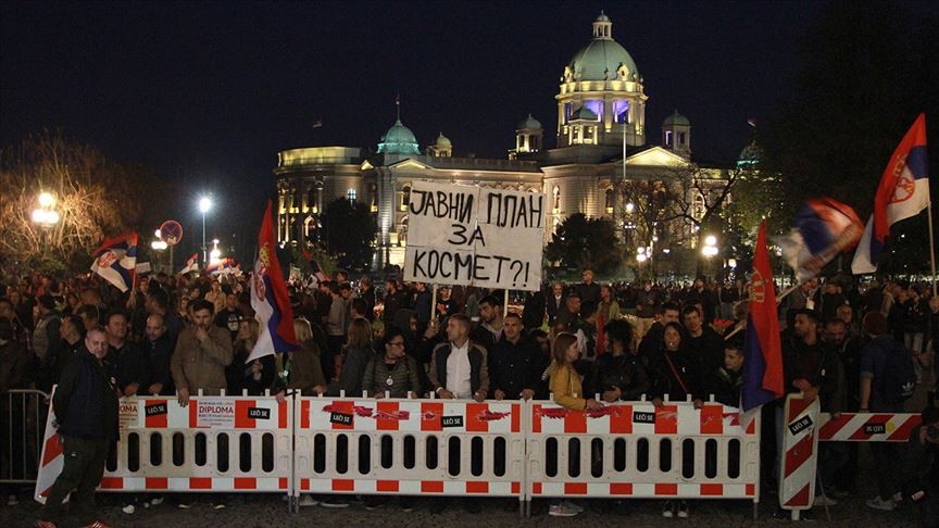 Sırbistan ve Karadağ'da hükümet karşıtı protestolar devam ediyor