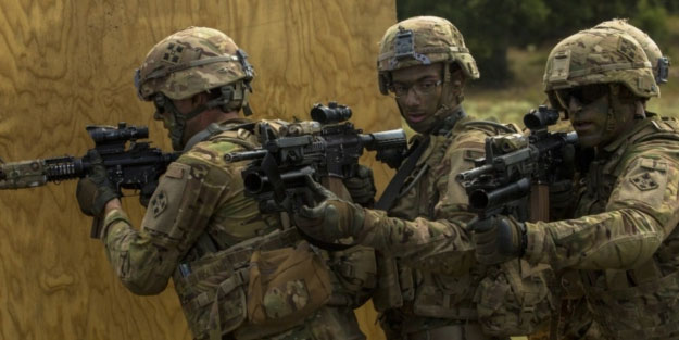 Sırbistan'da orduya 'hazır ol' emri