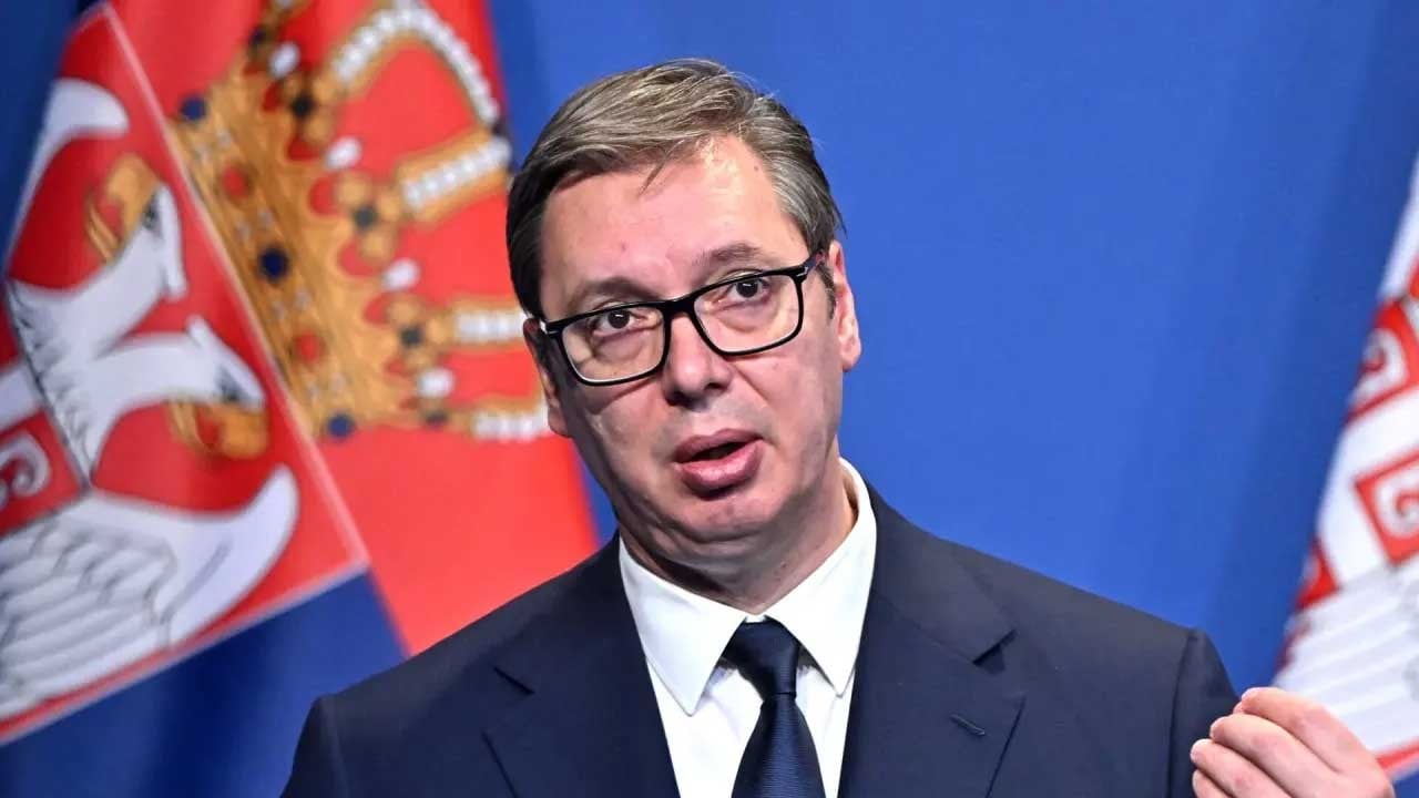 Sırbistan'da Vucic depremi