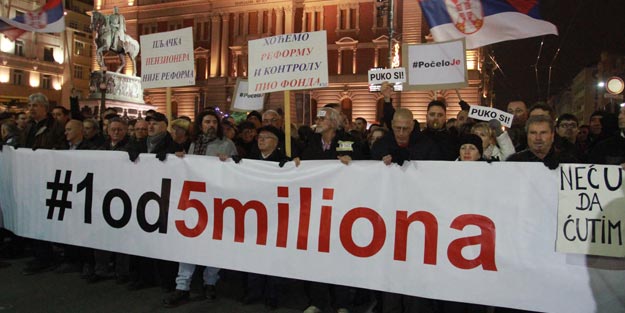 Sırbistan'daki protestolar devam ediyor