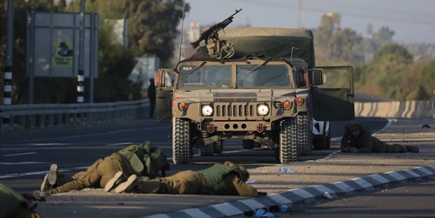 Sirenler çaldı! İsrail konvoyuna varil bombalı saldırı