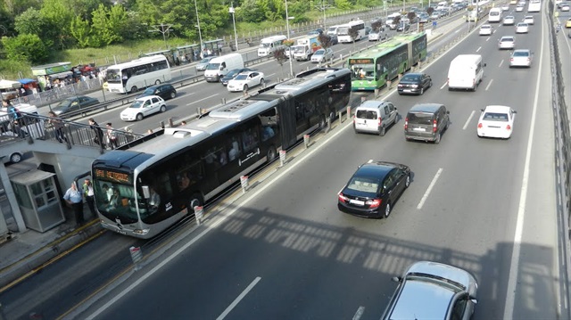 Şirinevler metrobüs durağı kapanacak