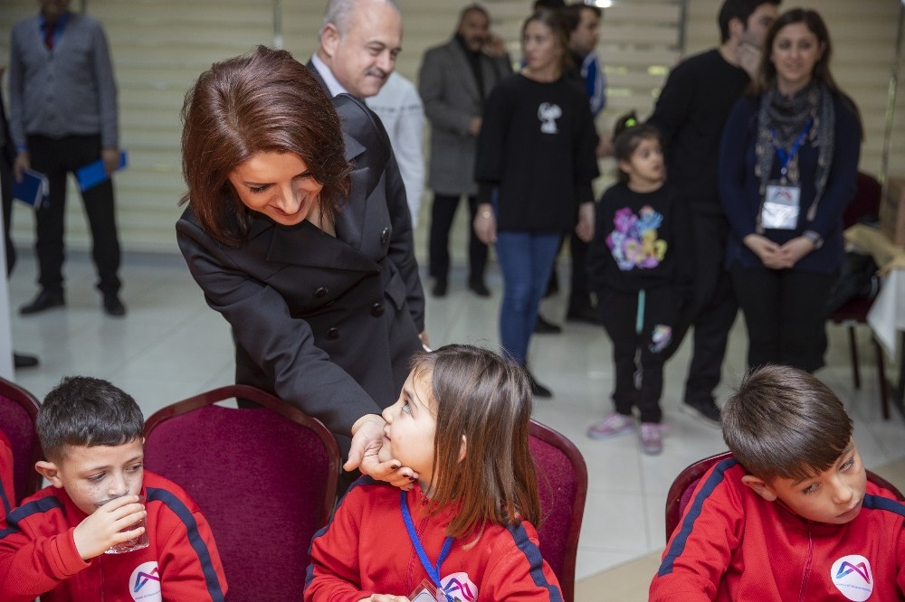Sırkeçili Yörük çocukları kent yaşamının renkli dünyası ile buluştu 