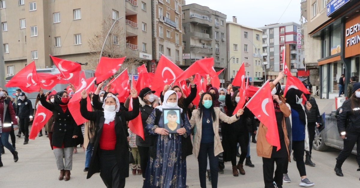 Şırnaklı anneler 22 haftadır HDP önünde