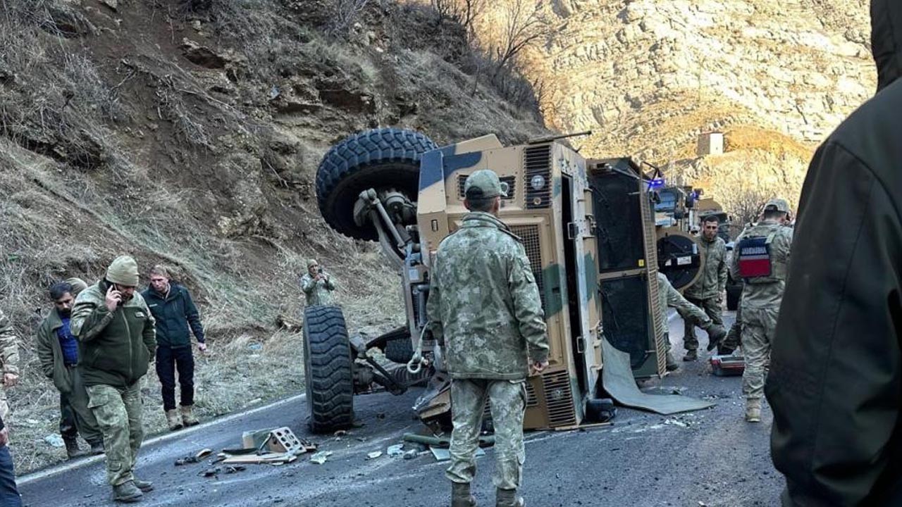 Şırnak’ta askeri araç devrildi! Yaralı askerler var