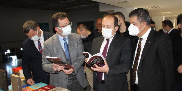 Şırnak'ta ilk kez kitap fuarı düzenlendi