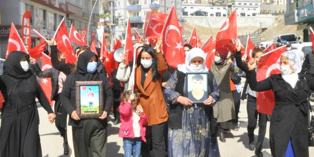 Şırnak'ta kadınlar PKK'ya karşı sokağa indi