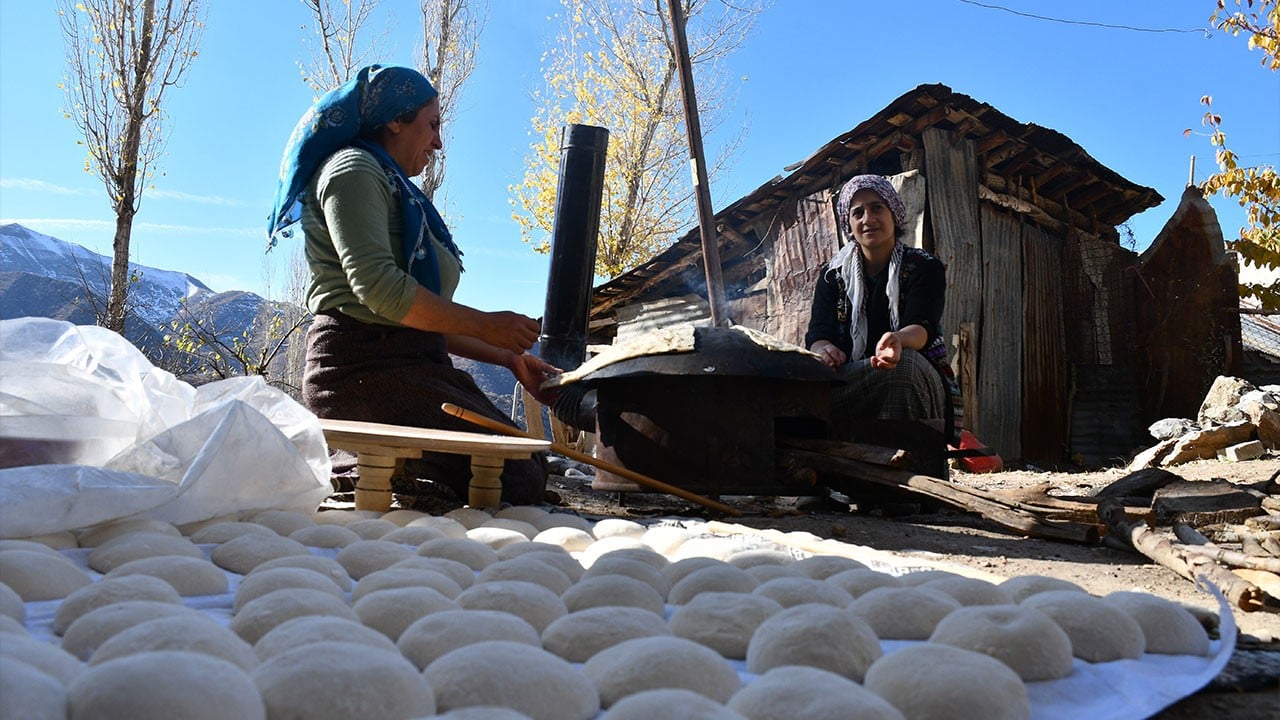Şırnak’ta kadınların dayanışması! Güneşli günlerde kışa hazırlık