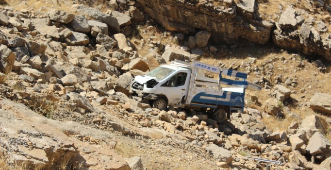 Şırnak’ta kamyonet uçuruma yuvarlandı: 3’ü çocuk 5 kişi yaralandı