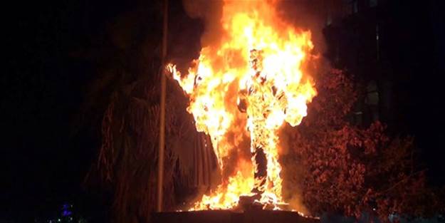 Şırnak'ta Mustafa Kemal büstü ateşe verildi