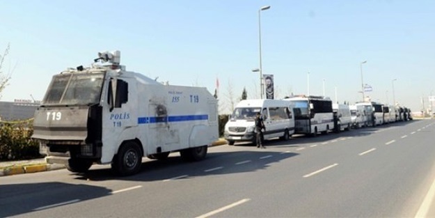 Şırnak'ta polis servisine bombalı saldırı