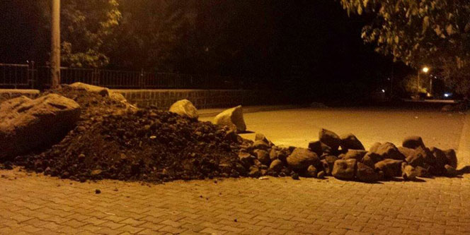 Hendek kapatan polislere silahlı saldırı