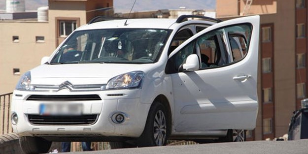 Askere kırmızı ışıkta saldırı!