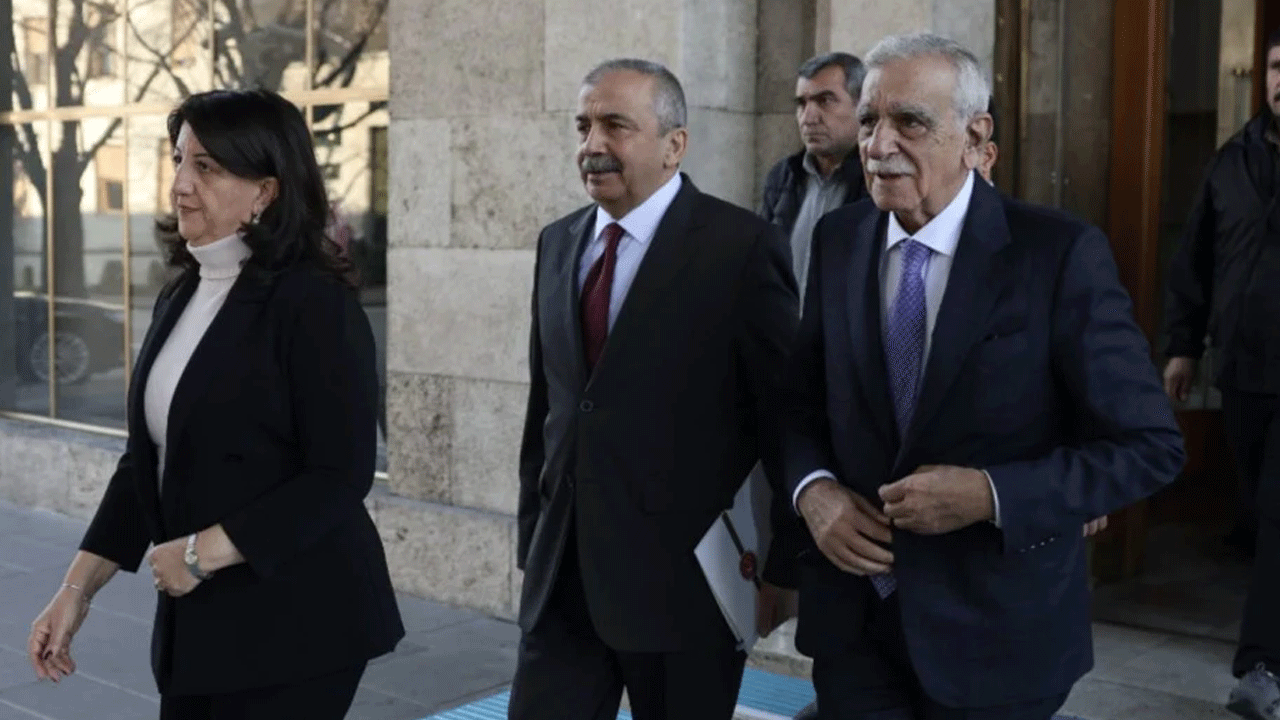 Sırrı Süreyya’dan sonra bir kötü haber daha: Ahmet Türk hastaneye kaldırıldı