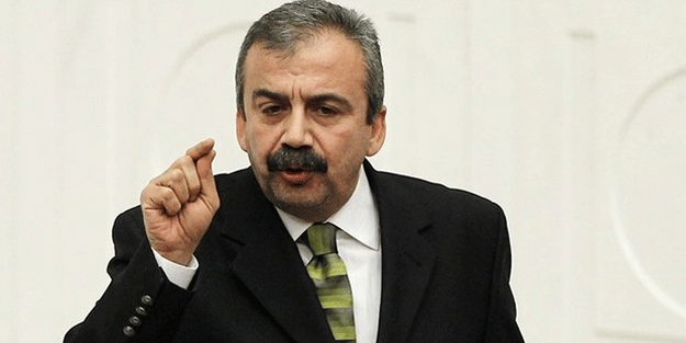 Sırrı Süreyya’ya 40 yıl şoku