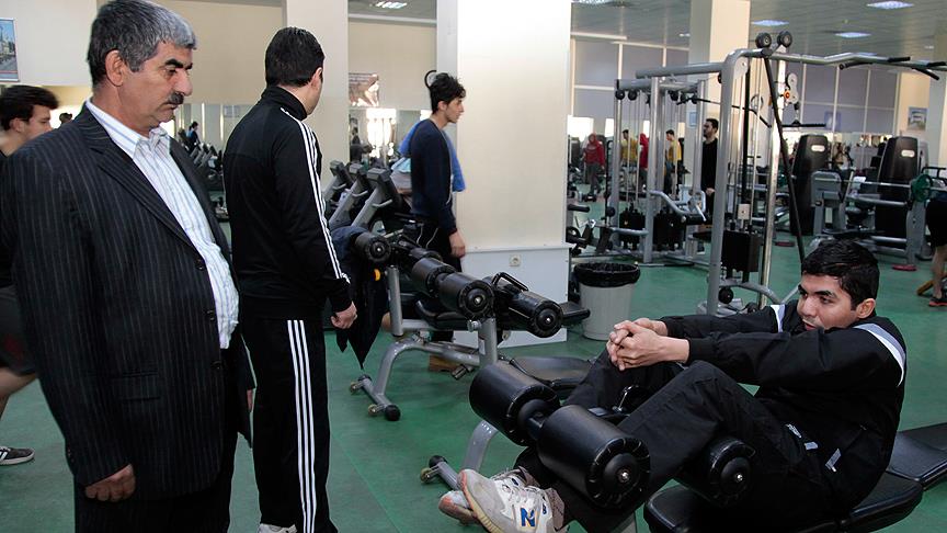 Sırtta geldiği tesisten artık yürüyerek çıkıyor!