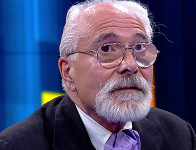 Şişe dibi gözlüğü var, ama hâlâ gerçekleri görmüyor!