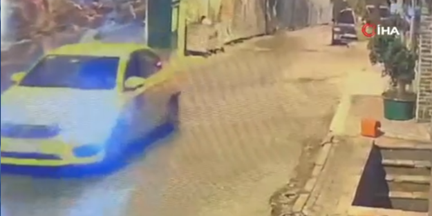 Şişede durduğu gibi durmuyor! Alkolikten taksi içinde dehşet