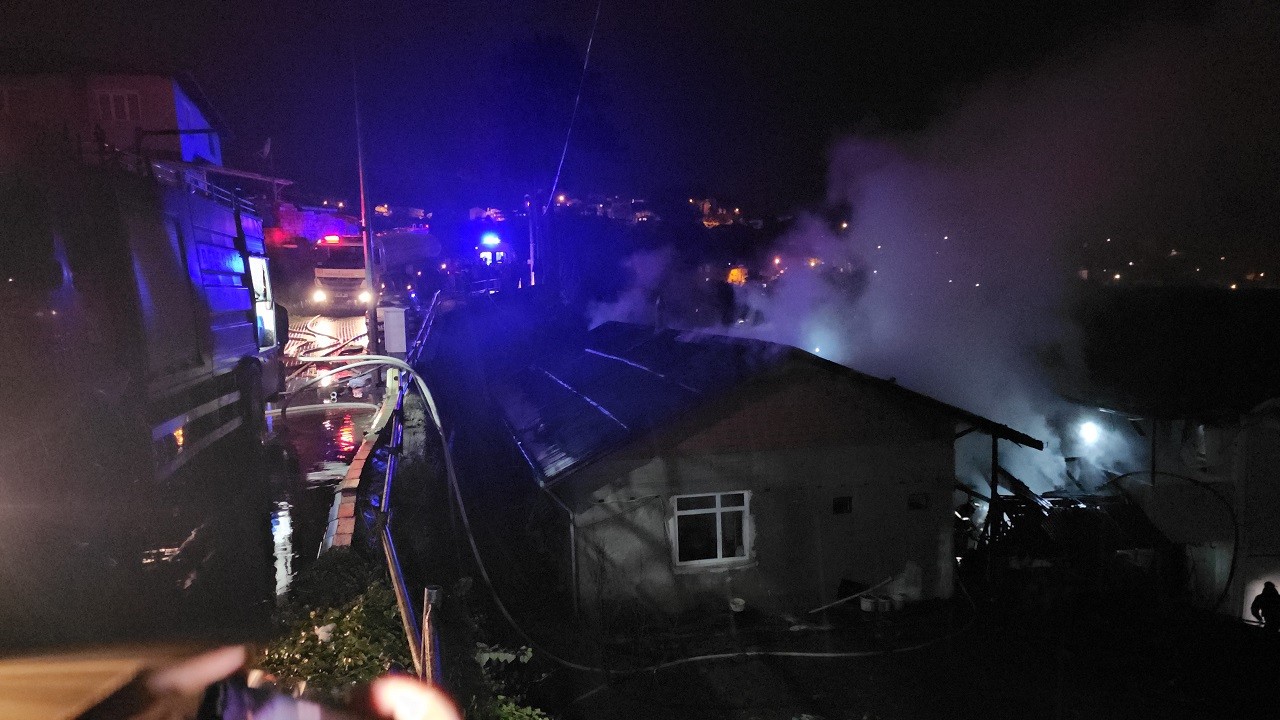 Şişede durduğu gibi durmuyor! Cayır cayır yanıyorlardı