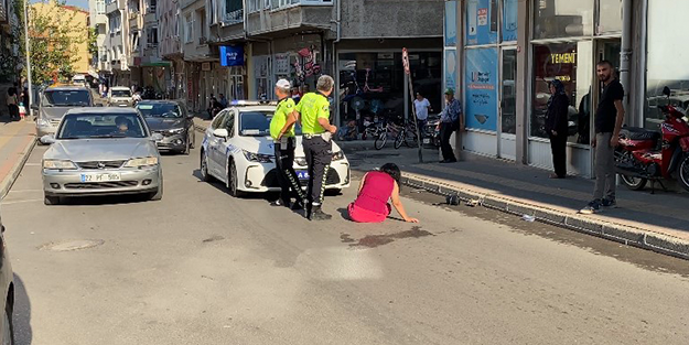 Şişede gibi durmamaya devam ediyor! Hala bu rezi̇lli̇ğe medeni̇yet di̇yenler var!