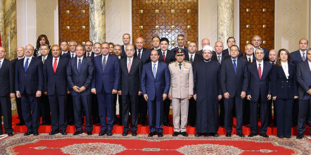 Sisi cuntasının yeni hükümeti yemin etti