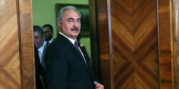 Sisi, Hafter’i ev hapsine aldı