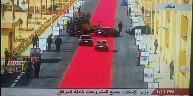 Sisi için kilometrelerce uzunlukta kırmızı halı serildi