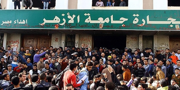 Darbeci Sİsi'ye protesto