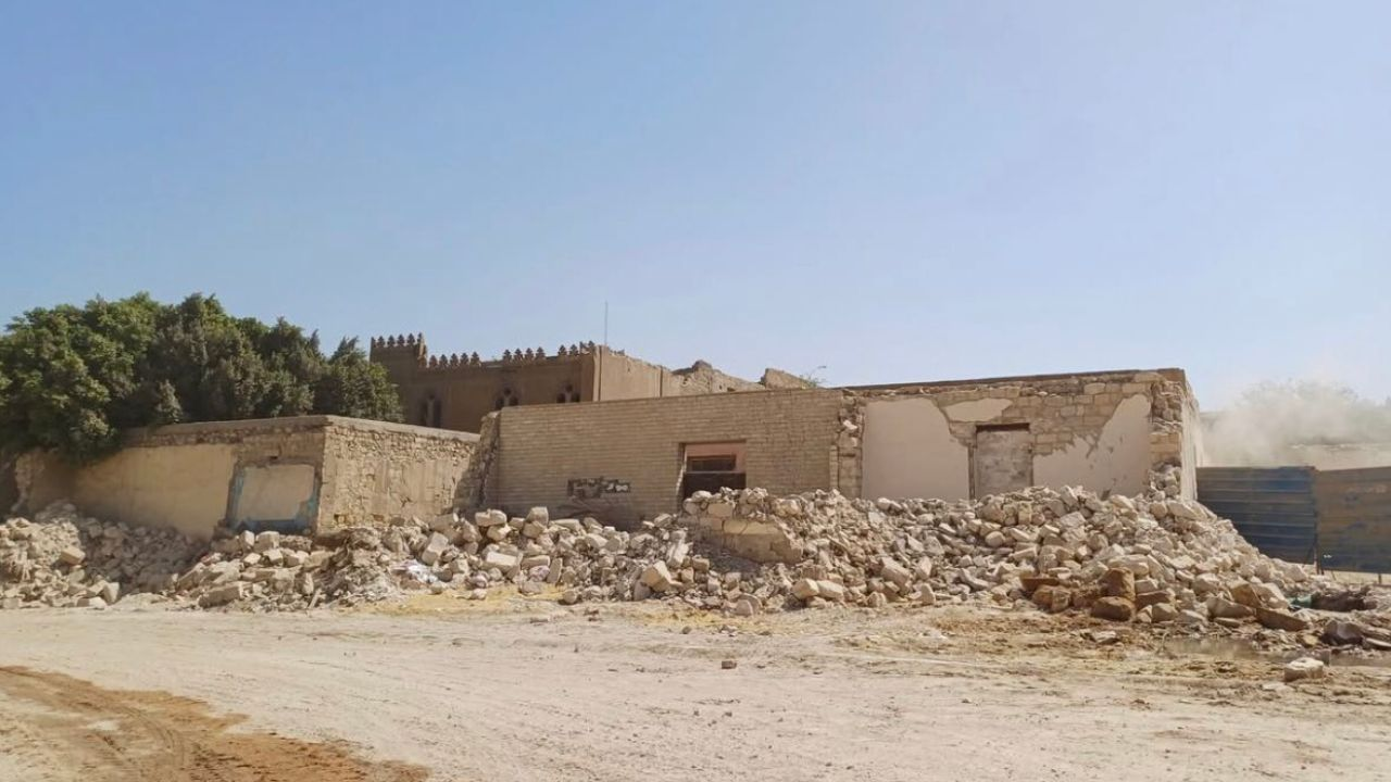 Sisi yönetimi Mısır'daki tarihi camiyi yıktı!