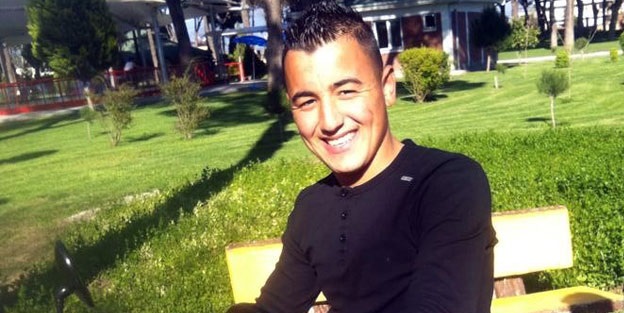 Şişlenen 17 yaşındaki genç ağır yaralandı