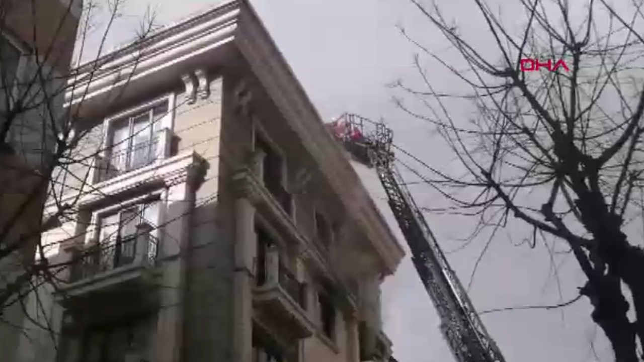 İstanbul'da 5 katlı binada korkutan yangın