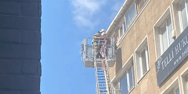 Şişli'de 5 katlı binada yangın: Mahsur kalanlar var