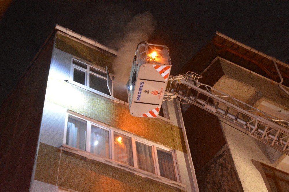 Şişli’de bir kadın sattığı evi ateşe verip kaçtı 