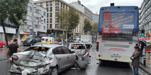 Şişli’de halk otobüsü dehşet saçtı