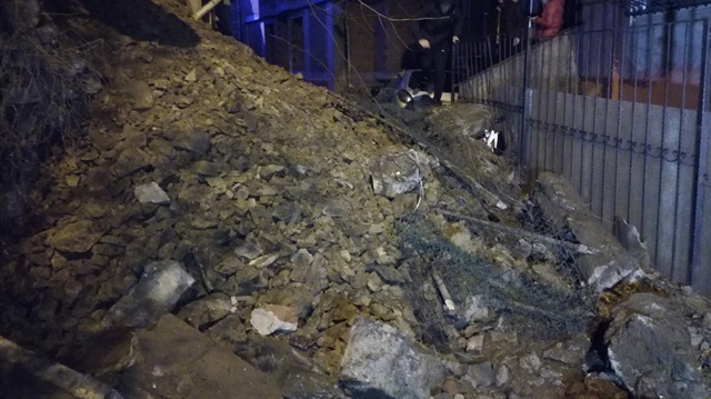 Şişli'de istinat duvarı çöktü