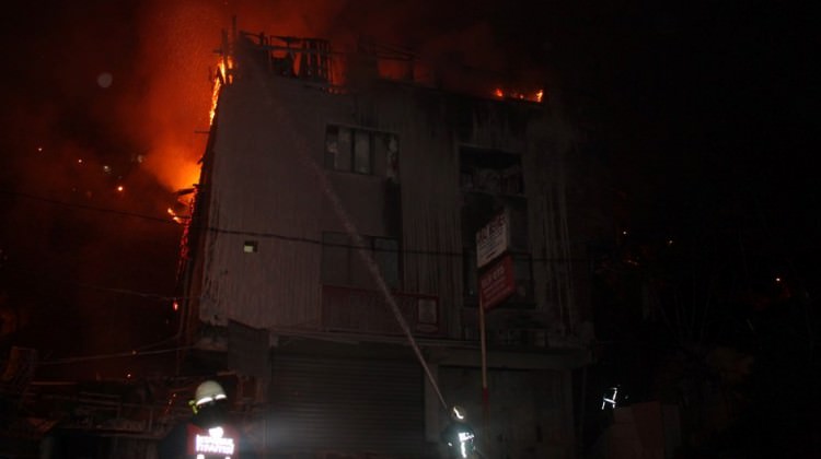 Şişli’de korkutan yangın