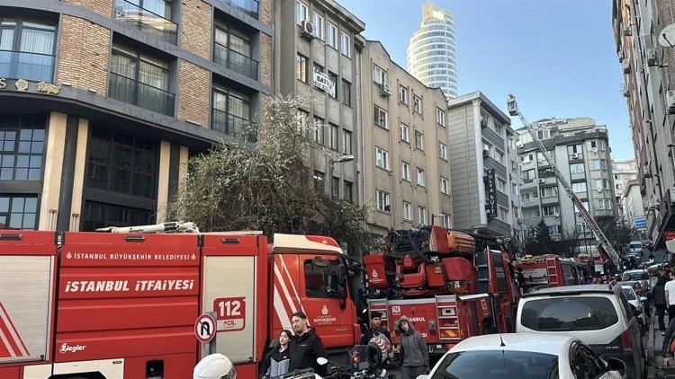Şişli’de otelde yangın paniği: 6 kişi mahsur kaldı