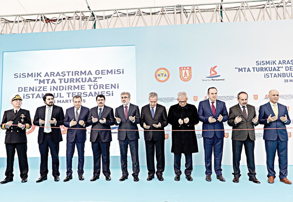 Sismik araştırma gemisi ‘TURKUAZ’ denize indirildi