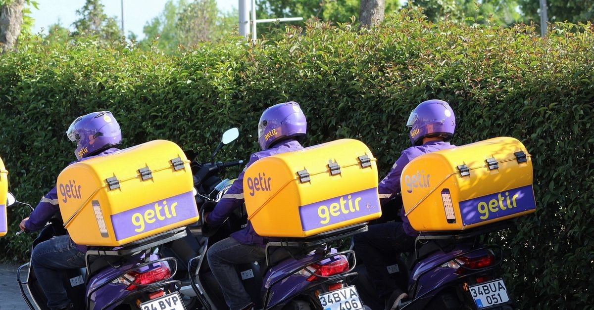 Sistemine mahalle esnafını da katıyor