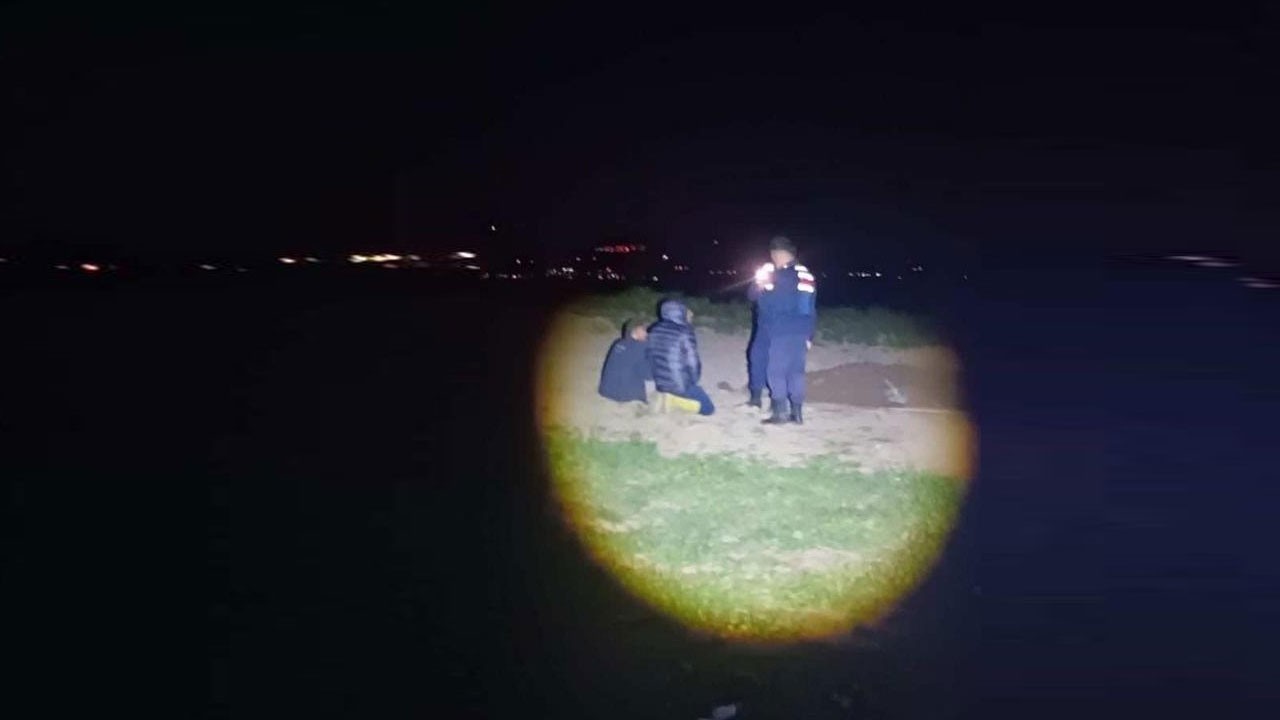 Sit alanında kaçak kazı! Türbe çevresinde 7 kişi suçüstü yakalandı