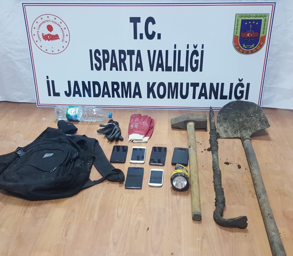 Sit alanında kaçak kazıya jandarma baskını: 5 gözaltı 