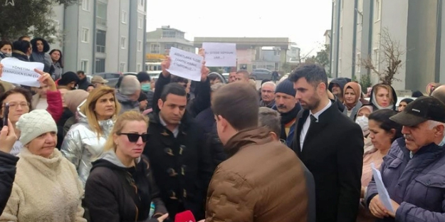 Site aidatlarına yüzde 200 zamma isyan ettiler... Büyükçekmece'de yönetim istifa eylemi